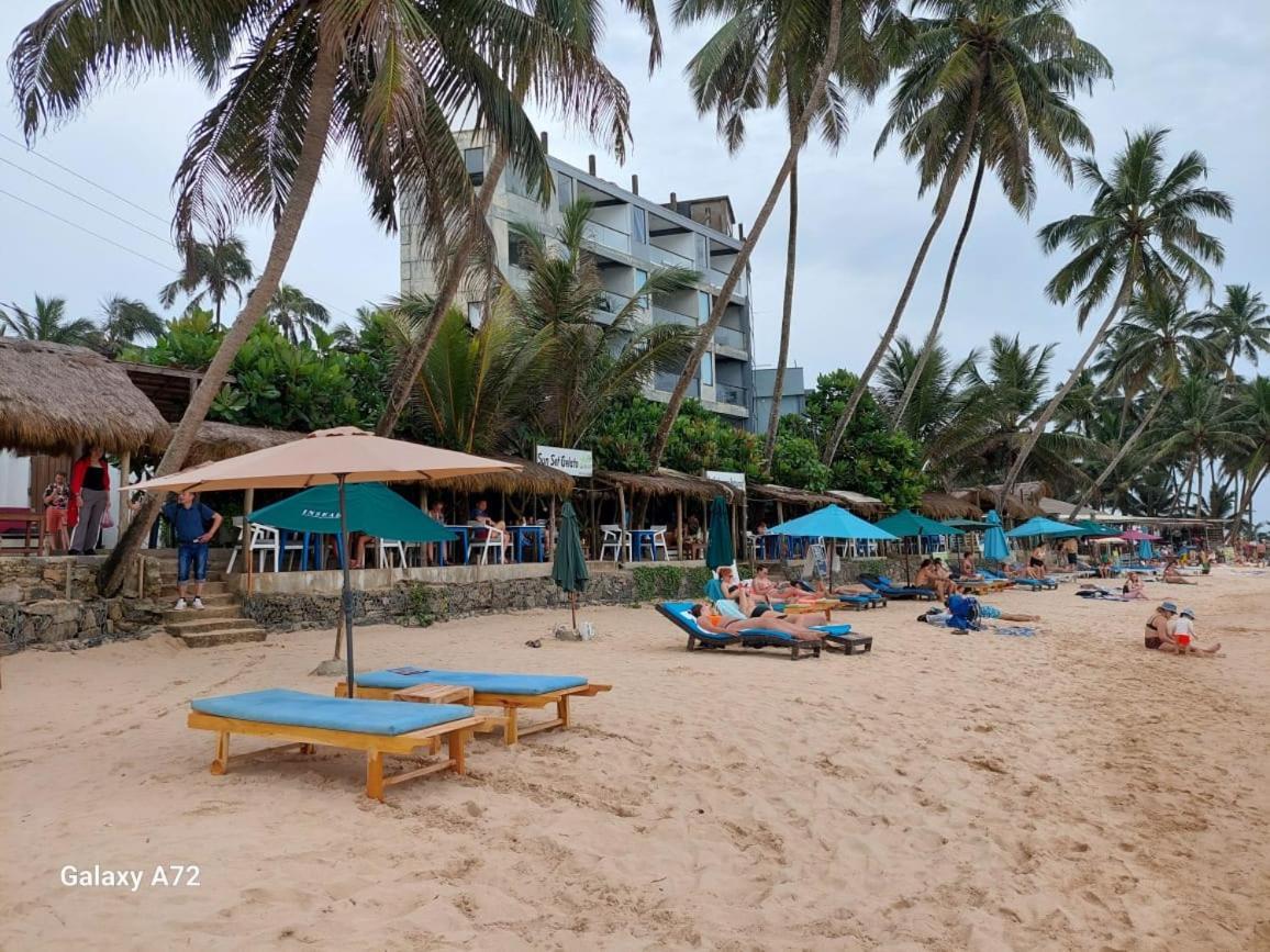 Suncoast Beach Hotel Мириса Екстериор снимка